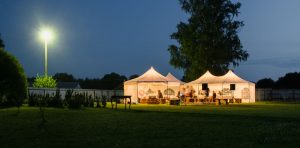 כיצד לערוך מסיבת רווקות באמצעות השכרת אוהלים?